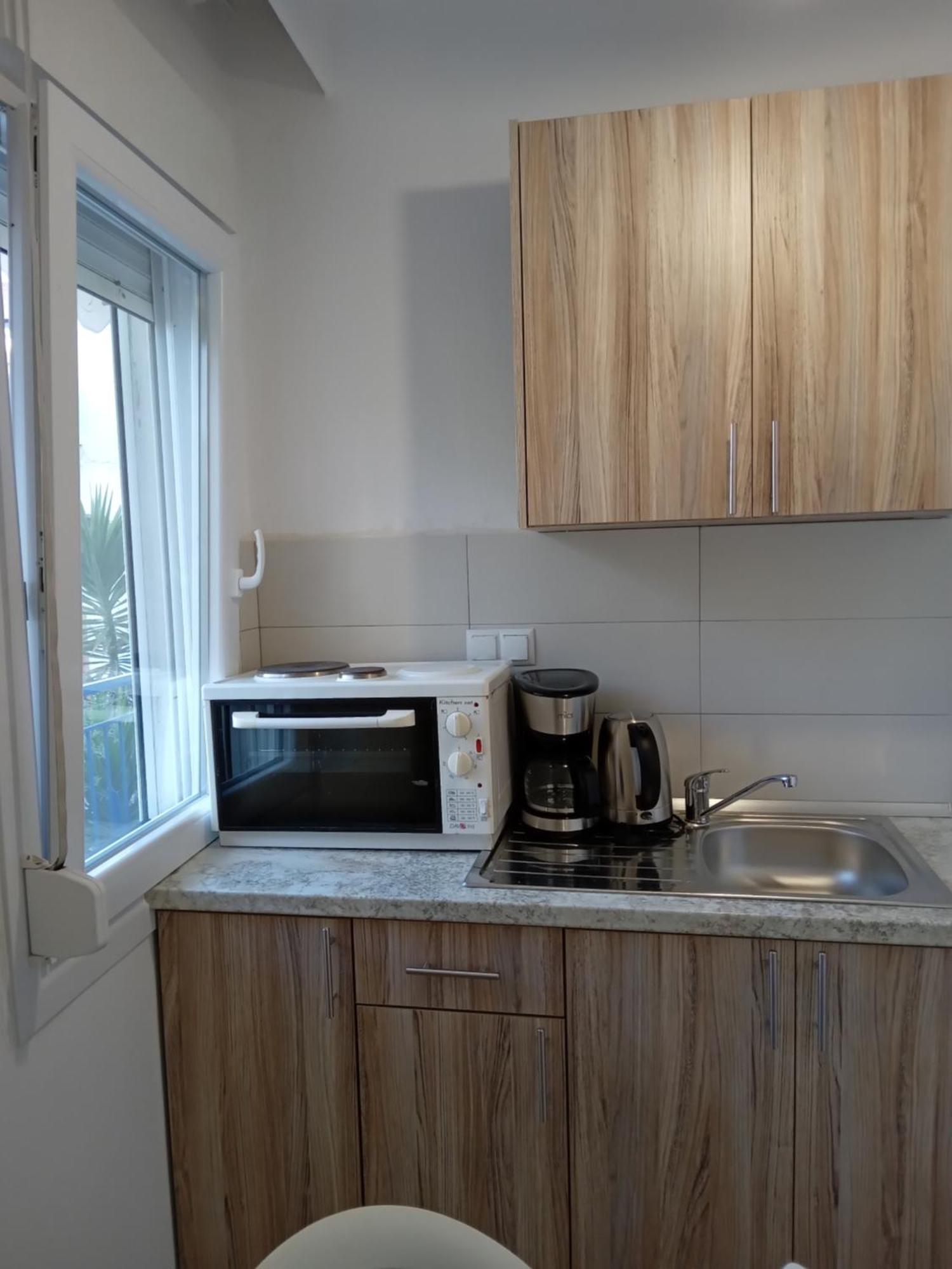 Leonidas Apartments Néa Péramos Bagian luar foto