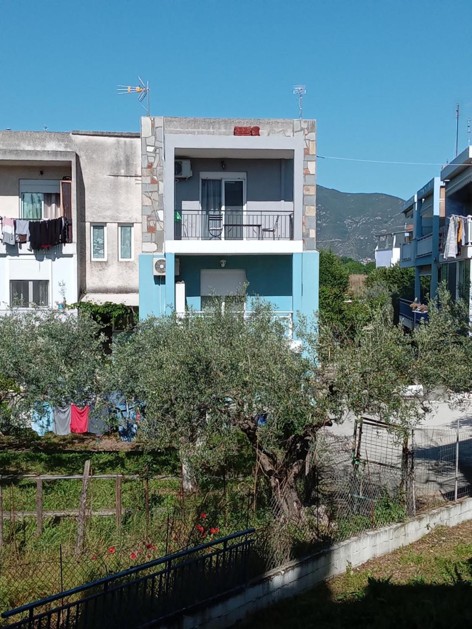 Leonidas Apartments Néa Péramos Bagian luar foto