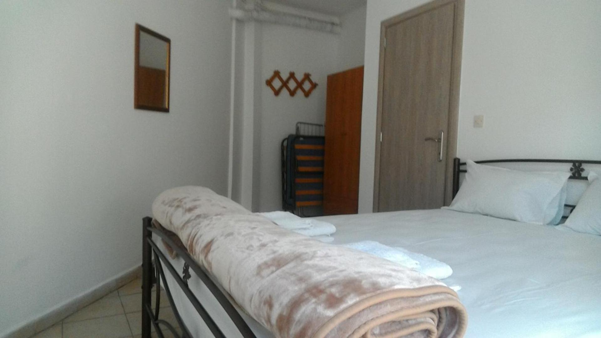 Leonidas Apartments Néa Péramos Bagian luar foto
