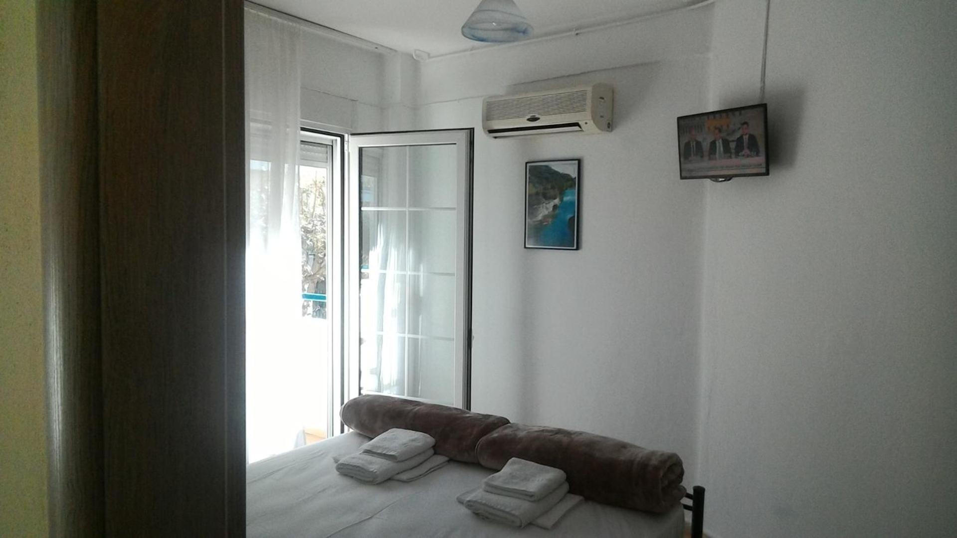 Leonidas Apartments Néa Péramos Bagian luar foto