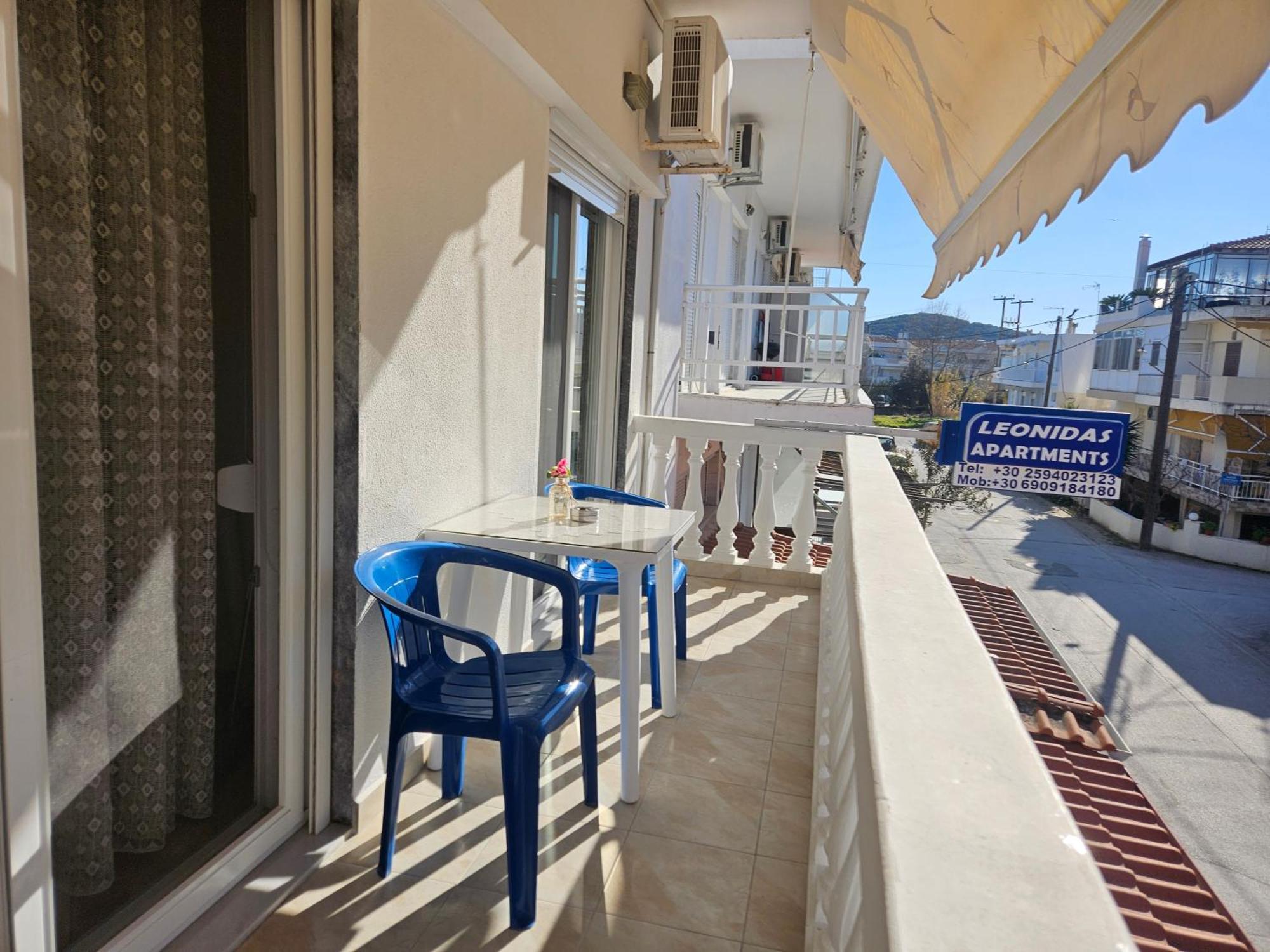 Leonidas Apartments Néa Péramos Ruang foto